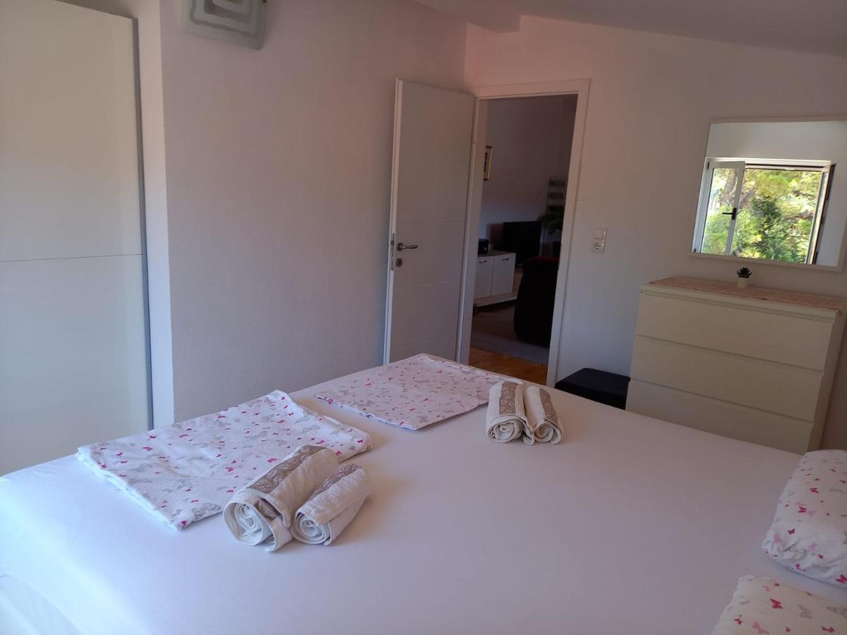 Apartman Marina Sa Parkingom Йелса Екстериор снимка